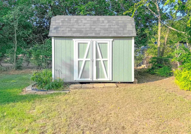 Photo 4 of Single family home for sale at 602 Richmond Ln, Waxahachie, TX 75165 | MLS# 21354073 | Listing updated on 2026-10-07