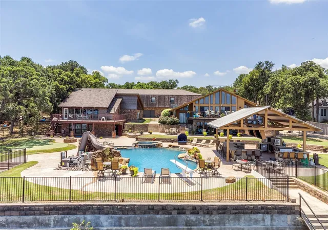 Photo 1 of Mansion for sale at 6600 Wells Burnett Rd, Fort Worth, TX 76135 | MLS# 21353034 | Listing updated on 2026-08-11