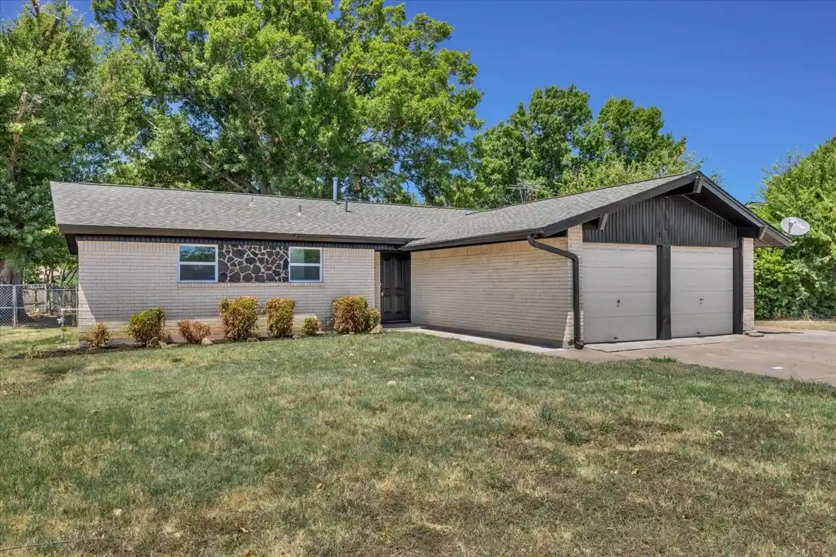 Photo 1 of Single family home for sale at 5205 Cloyce Ct, North Richland Hills, TX 76180 | MLS# 21356132 | Listing updated on 2026-10-21