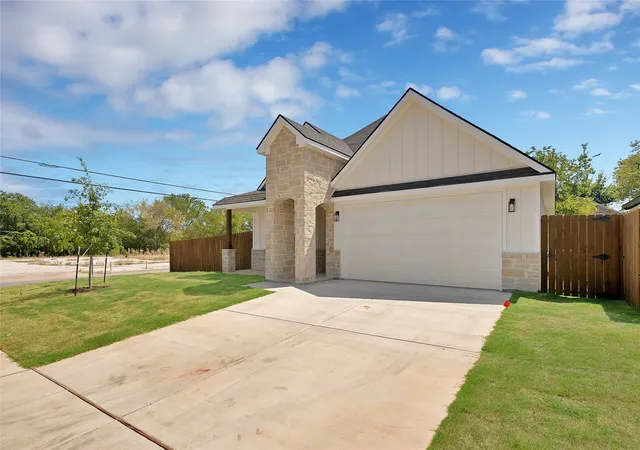 Photo 2 of Single family home for sale at 801 Tierney, Fort Worth, TX 76112 | MLS# 21356101 | Listing updated on 2026-08-28