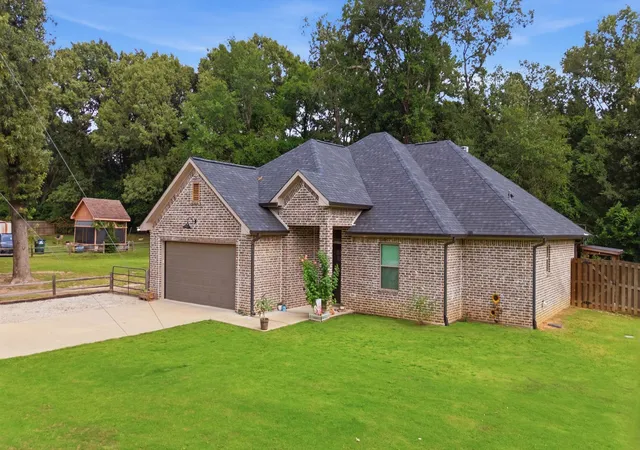 Photo 1 of Single family home for sale at 13497 Indian Dr, Tyler, TX 75709 | MLS# 21356142 | Listing updated on 2026-09-29