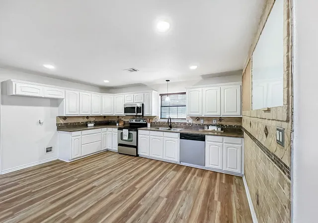 Photo 3 of Single family home for sale at 697 County Road 166, Whitesboro, TX 76273 | MLS# 21356093 | Listing updated on 2026-08-13