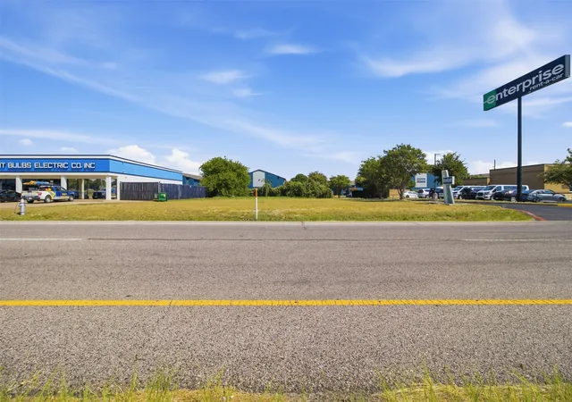 Photo 3 of Land for sale at 150 S J Elmer Weaver Fwy, Cedar Hill, TX 75104 | MLS# 21356190 | Listing updated on 2026-08-11