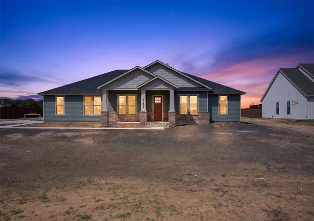 Photo 1 of Single family home for sale at 181 Chisolm Trl, Waxahachie, TX 75165 | MLS# 21351412 | Listing updated on 2026-10-09