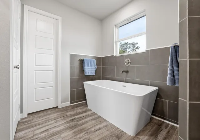 Photo 4 of Single family home for sale at 776 E Fulton St, Van Alstyne, TX 75495 | MLS# 21355492 | Listing updated on 2026-08-16