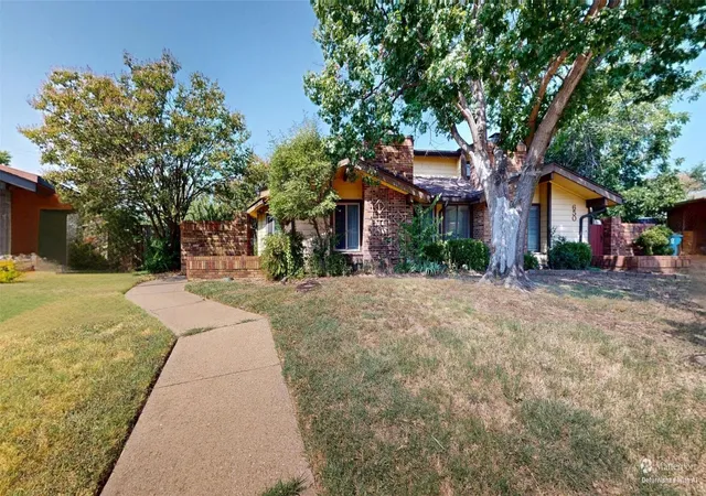 Photo 2 of Single family home for sale at 654 Harvest Hill St, Lewisville, TX 75067 | MLS# 21355145 | Listing updated on 2026-08-11