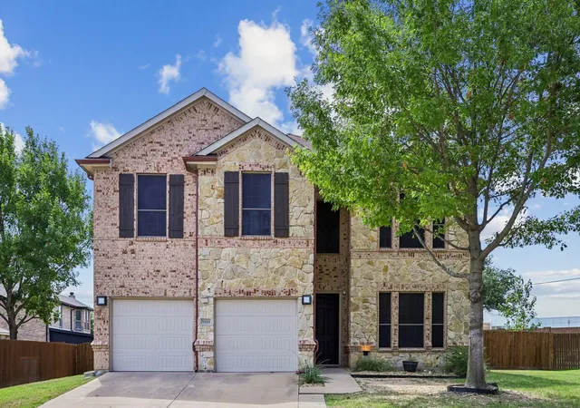 Photo 1 of Sale Pending at 5929 Clipper Ln, Fort Worth, TX 76179 | MLS# 21356275 | Listing updated on 2026-08-26