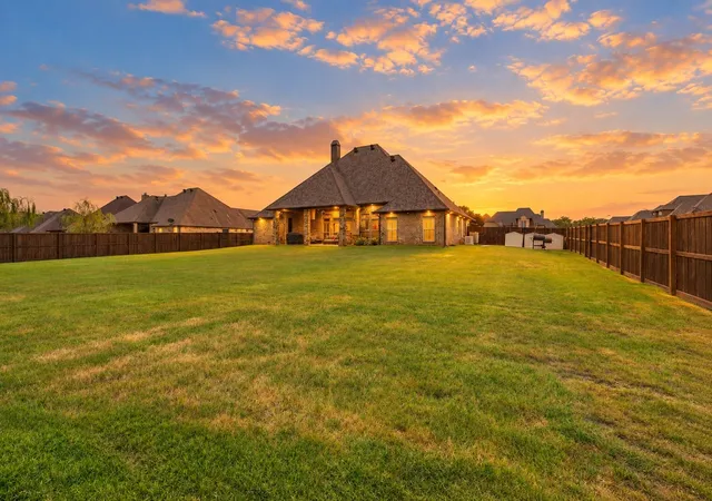 Photo 4 of Single family home for sale at 115 Circle Club Ln, Longview, TX 75602 | MLS# 21355526 | Listing updated on 2026-10-05