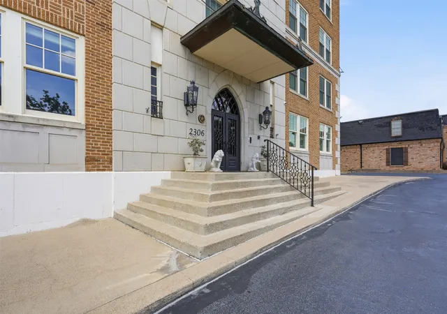 Photo 3 of Condo for sale at 2306 Park Pl Ave #10C, Fort Worth, TX 76110 | MLS# 21356256 | Listing updated on 2026-09-25