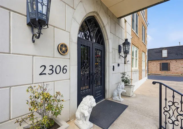 Photo 4 of Condo for sale at 2306 Park Pl Ave #10C, Fort Worth, TX 76110 | MLS# 21356256 | Listing updated on 2026-09-25