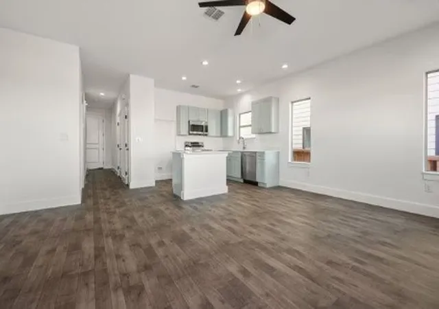 Photo 1 of Single family home for sale at 2038 Falcon Dr, Tyler, TX 75702 | MLS# 21356349 | Listing updated on 2026-09-18