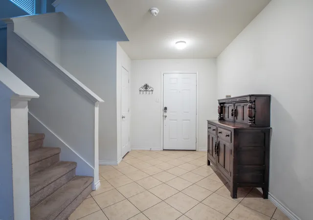 Photo 4 of Single family home for sale at 8928 Winding Valley Dr, Fort Worth, TX 76244 | MLS# 21355890 | Listing updated on 2026-08-11