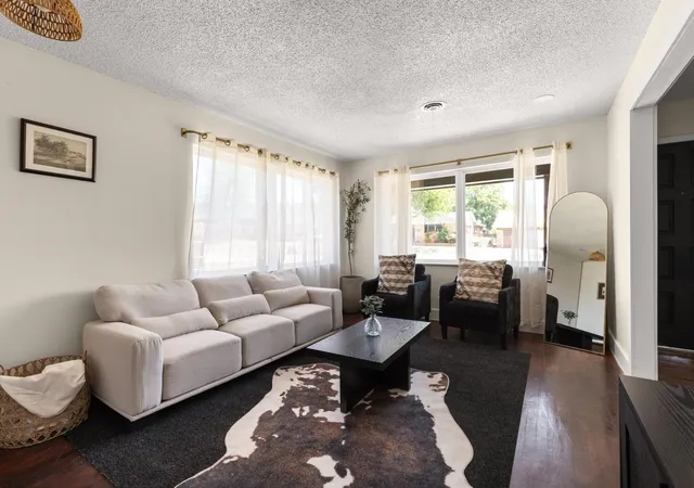 Photo 4 of Single family home for sale at 2915 Clinton Ave, Fort Worth, TX 76106 | MLS# 21356104 | Listing updated on 2026-09-03