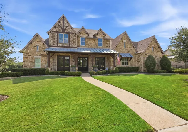 Photo 1 of Single family home for sale at 104 Brentwood Dr, Rockwall, TX 75032 | MLS# 21351561 | Listing updated on 2026-08-17