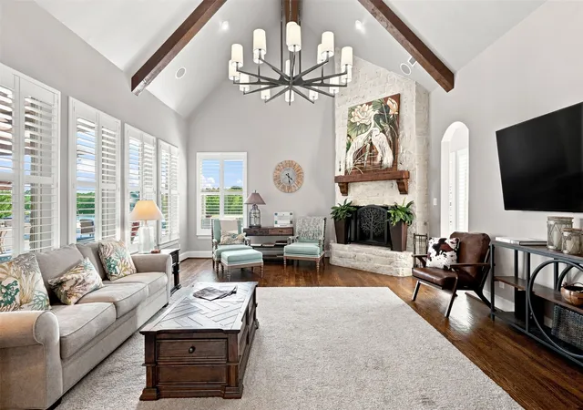 Photo 3 of Sale Pending at 104 Brentwood Dr, Rockwall, TX 75032 | MLS# 21351561 | Listing updated on 2026-10-02