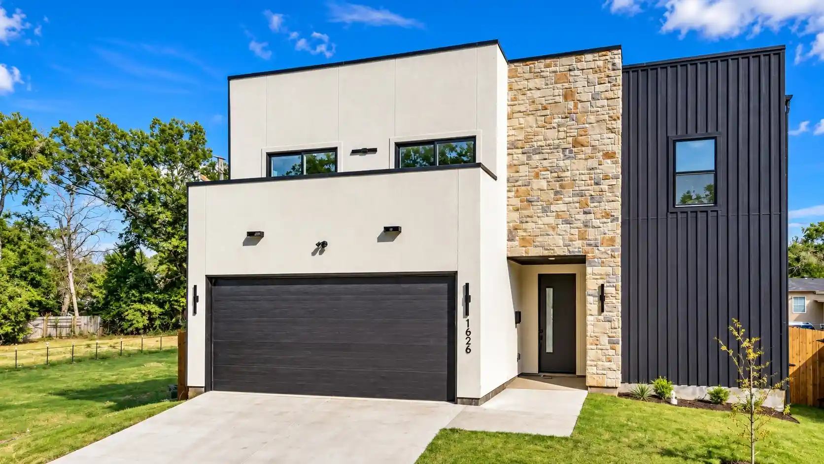Photo 1 of Single family home for sale at 1626 Bannock Ave, Dallas, TX 75215 | MLS# 21356066 | Listing updated on 2026-10-14