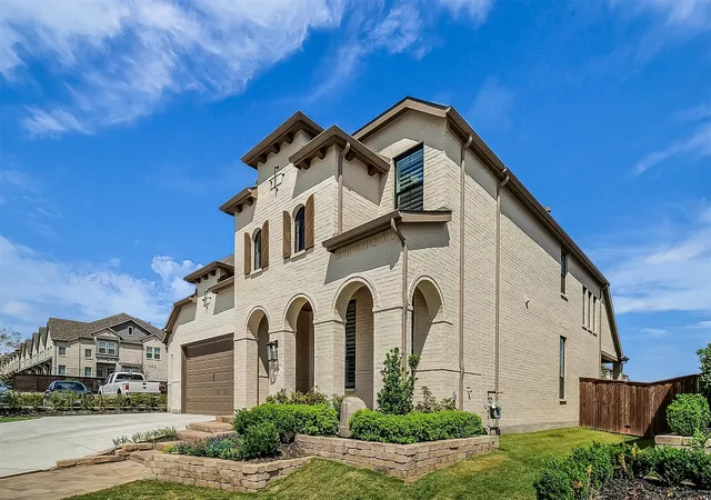 Photo 3 of Single family home for sale at 3807 Los Altos Blvd, Sherman, TX 75090 | MLS# 21356383 | Listing updated on 2026-08-12