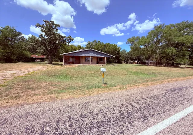 Photo 2 of Single family home for sale at 1765 E Hwy 11 E, Winnsboro, TX 75494 | MLS# 21355573 | Listing updated on 2026-08-11