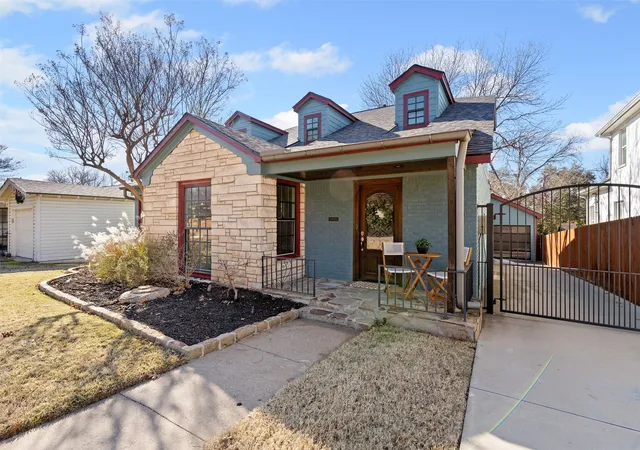 Photo 1 of Single family home for sale at 2548 Walsh Ct, Fort Worth, TX 76109 | MLS# 21356488 | Listing updated on 2026-08-12