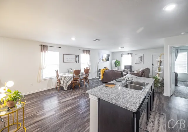 Photo 3 of Single family home for sale at 7910 Vineyard Dr, Abilene, TX 79606 | MLS# 21356500 | Listing updated on 2026-08-19