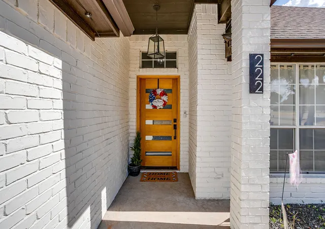 Photo 3 of Single family home for sale at 222 Hidden Acres Ln, Weatherford, TX 76087 | MLS# 21355944 | Listing updated on 2026-08-12