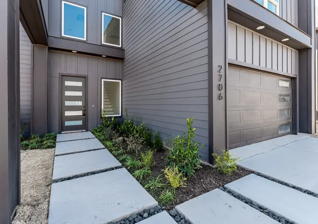 Photo 3 of Single family home for sale at 2706 Valentine St, Dallas, TX 75215 | MLS# 21356280 | Listing updated on 2026-09-25
