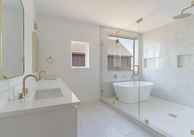 Photo 4 of Single family home for sale at 2706 Valentine St, Dallas, TX 75215 | MLS# 21356280 | Listing updated on 2026-09-25