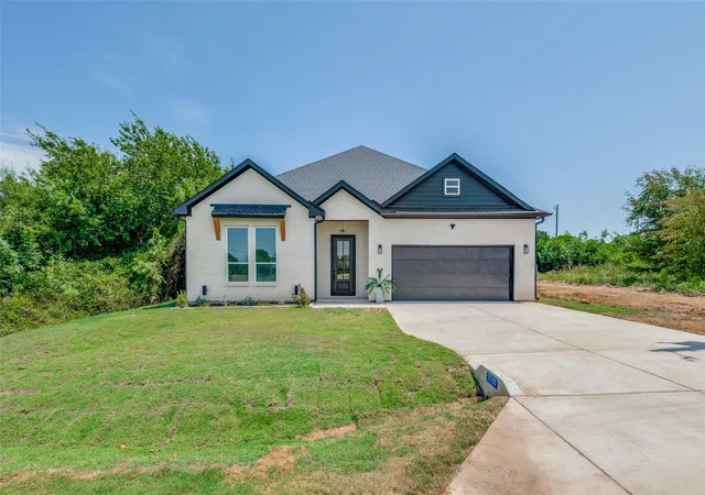 Photo 1 of Single family home for sale at 27155 Whispering Meadow Dr, Whitney, TX 76692 | MLS# 21327960 | Listing updated on 2026-08-12