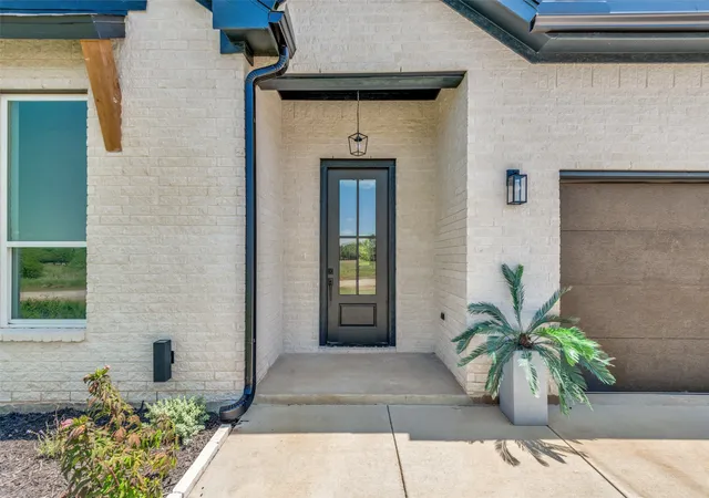 Photo 3 of Single family home for sale at 27155 Whispering Meadow Dr, Whitney, TX 76692 | MLS# 21327960 | Listing updated on 2026-08-12