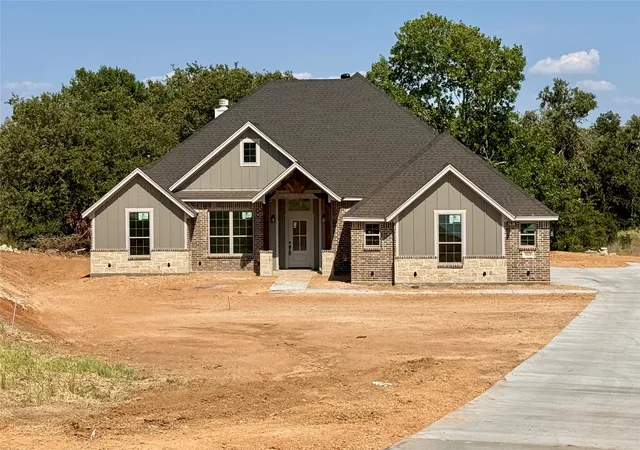 Photo 1 of Single family home for sale at 5028 Cottontail Ct, Springtown, TX 76082 | MLS# 21356541 | Listing updated on 2026-09-24