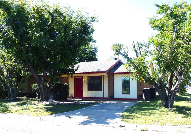 Photo 2 of Single family home for sale at 115 South St, Brady, TX 76825 | MLS# 21356545 | Listing updated on 2026-08-11
