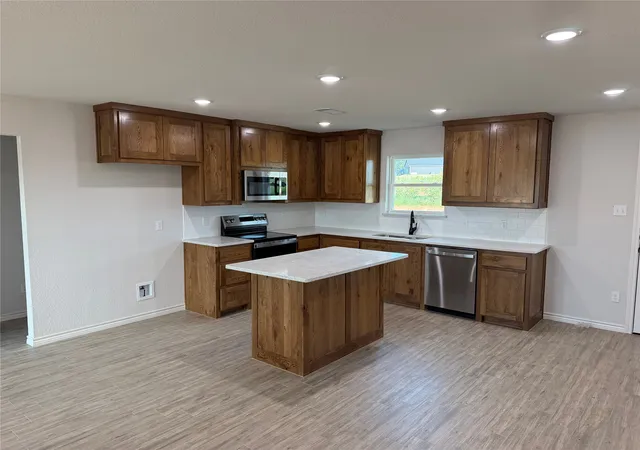 Photo 2 of Sale Pending at 1012 Virgil Ct, Springtown, TX 76082 | MLS# 21356569 | Listing updated on 2026-08-27