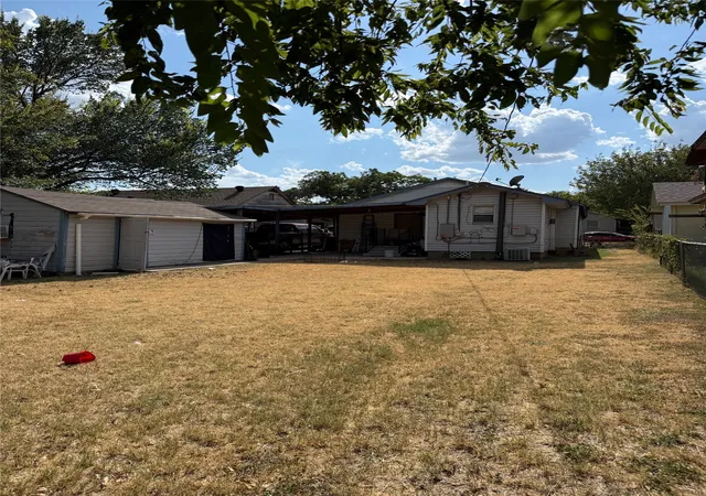 Photo 2 of Single family home for sale at 2118 Roosevelt Ave, Fort Worth, TX 76164 | MLS# 21356575 | Listing updated on 2026-09-25