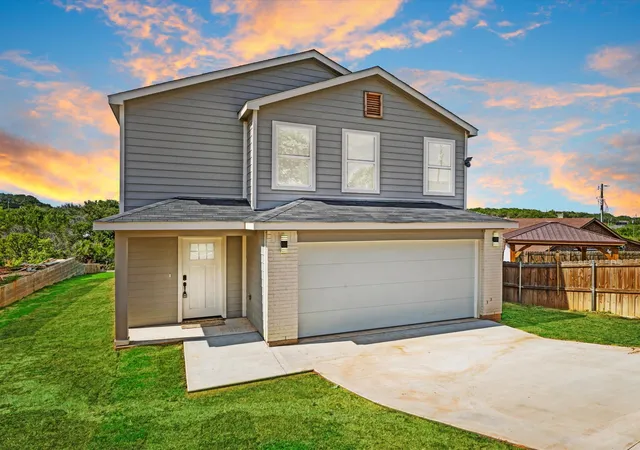 Photo 1 of Single family home for sale at 1208 Ridgeview Cir, Granbury, TX 76048 | MLS# 21349136 | Listing updated on 2026-09-06