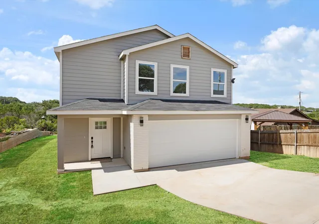 Photo 3 of Single family home for sale at 1208 Ridgeview Cir, Granbury, TX 76048 | MLS# 21349136 | Listing updated on 2026-09-06