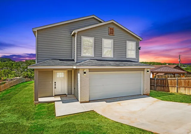 Photo 4 of Single family home for sale at 1208 Ridgeview Cir, Granbury, TX 76048 | MLS# 21349136 | Listing updated on 2026-09-06