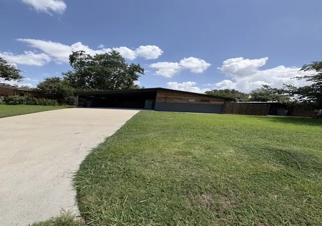 Photo 2 of Single family home for sale at 3609 Seguin Dr, Dallas, TX 75220 | MLS# 21330737 | Listing updated on 2026-08-11
