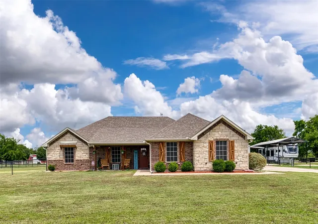 Photo 1 of Single family home for sale at 220 Hidden Meadow Trl, Leonard, TX 75452 | MLS# 21351944 | Listing updated on 2026-09-19