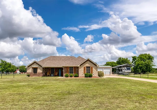 Photo 3 of Single family home for sale at 220 Hidden Meadow Trl, Leonard, TX 75452 | MLS# 21351944 | Listing updated on 2026-09-19