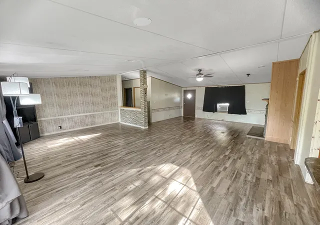 Photo 3 of Single family home for sale at 181 Cyclone St, Waskom, TX 75692 | MLS# 21356082 | Listing updated on 2026-08-12