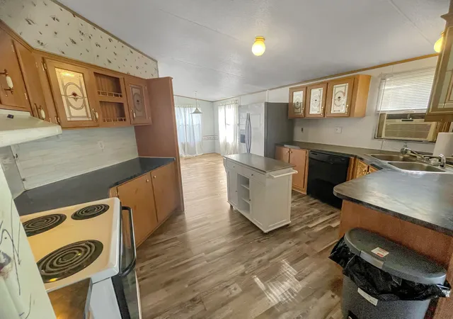 Photo 4 of Single family home for sale at 181 Cyclone St, Waskom, TX 75692 | MLS# 21356082 | Listing updated on 2026-08-12