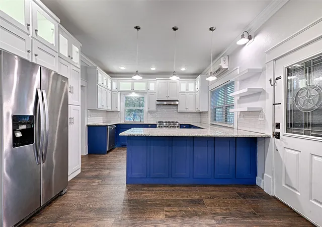 Photo 3 of Single family home for sale at 309 W Walnut St, Whitewright, TX 75491 | MLS# 21356266 | Listing updated on 2026-08-12