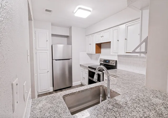 Photo 4 of Condo for sale at 5840 Spring Valley Rd #803, Dallas, TX 75254 | MLS# 21355516 | Listing updated on 2026-08-13