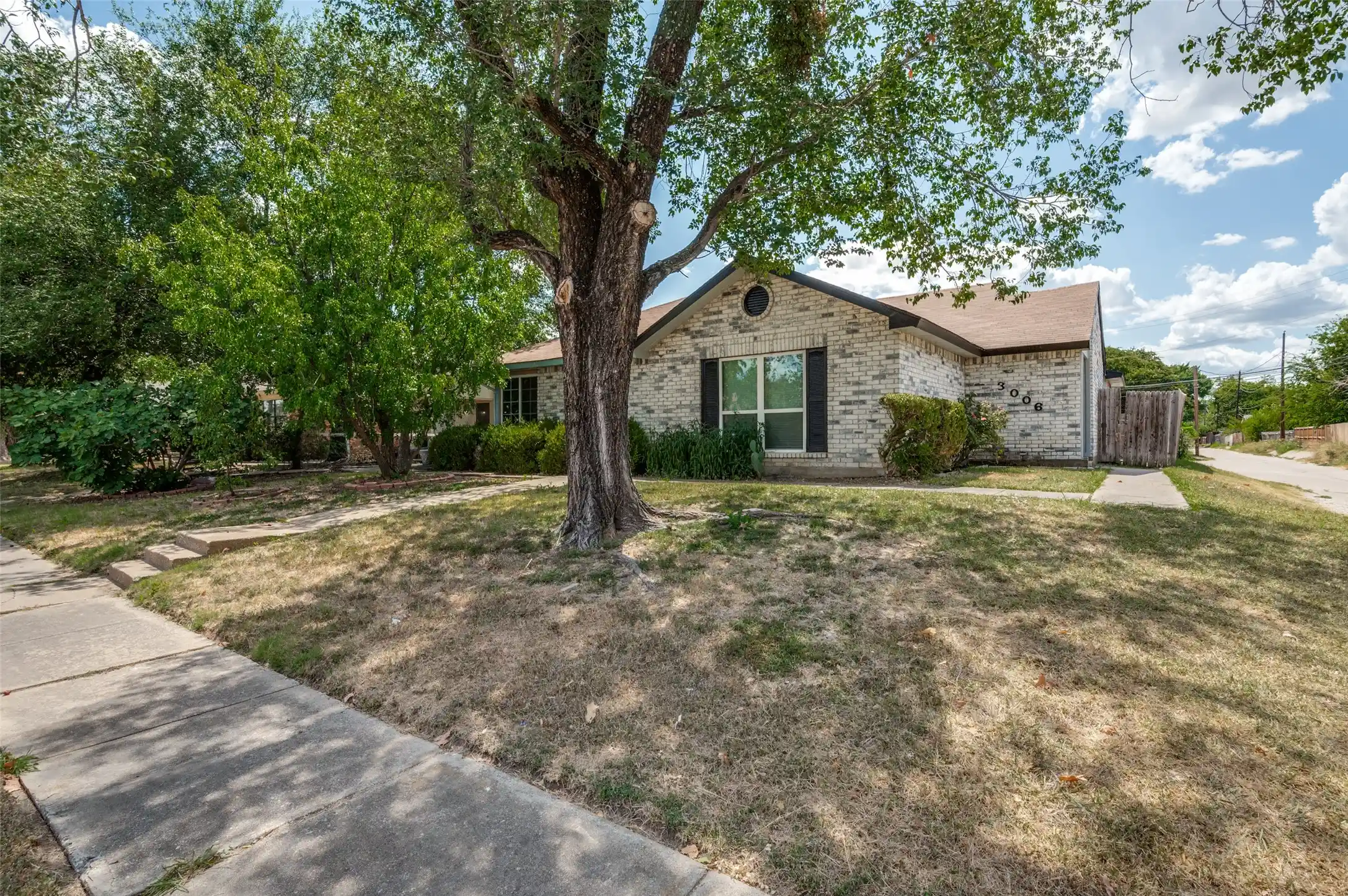 Single family home for sale at 3006 Oak Ridge Pl, Grand Prairie, TX 75052 | MLS# 21349254