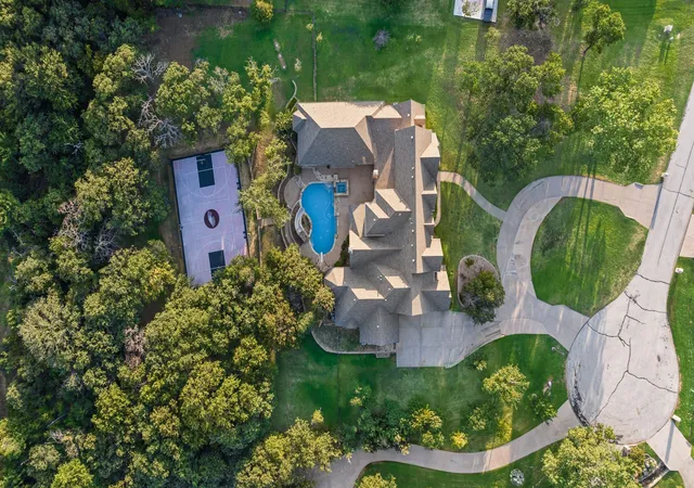 Photo 1 of Mansion for sale at 685 Knob Hill Ct, Argyle, TX 76226 | MLS# 21353983 | Listing updated on 2026-08-12