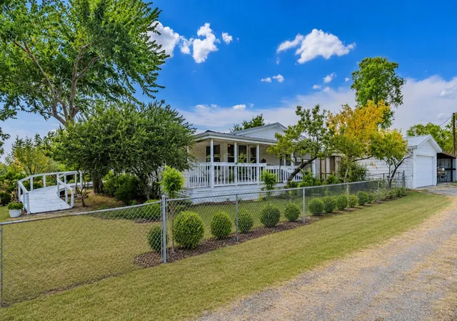 Photo 1 of Single family home for sale at 5101 County Road 2208, Greenville, TX 75402 | MLS# 21354870 | Listing updated on 2026-08-30