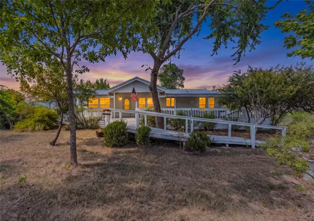 Photo 2 of Single family home for sale at 5101 County Road 2208, Greenville, TX 75402 | MLS# 21354870 | Listing updated on 2026-08-30