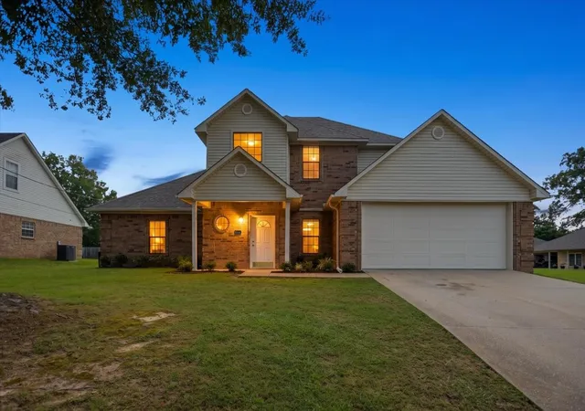Photo 3 of Single family home for sale at 703 Daniel St, Gladewater, TX 75647 | MLS# 21356679 | Listing updated on 2026-10-07