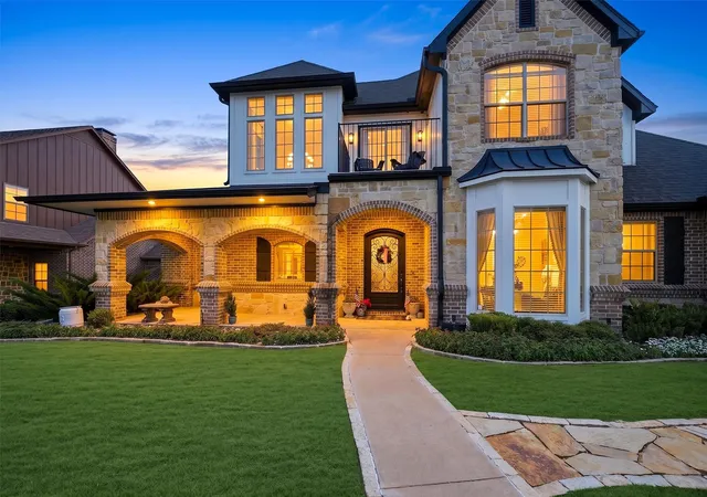 Photo 3 of Single family home for sale at 2611 Silverado Trl, Sherman, TX 75092 | MLS# 21356445 | Listing updated on 2026-10-05