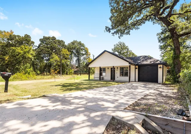 Photo 1 of Single family home for sale at 6121 Choctaw Dr, Mabank, TX 75156 | MLS# 21356698 | Listing updated on 2026-09-21